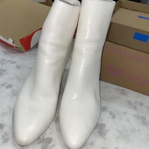 francesca's Women's White Boots Size 7.5
